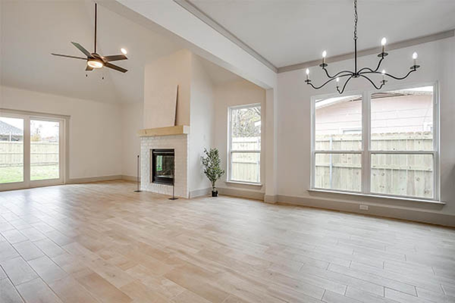 5805 Trigg Drive, Westworth Village, Texas 76114, 4 Bedrooms Bedrooms, ,3 BathroomsBathrooms,Home,For Sale,Trigg Drive,1009