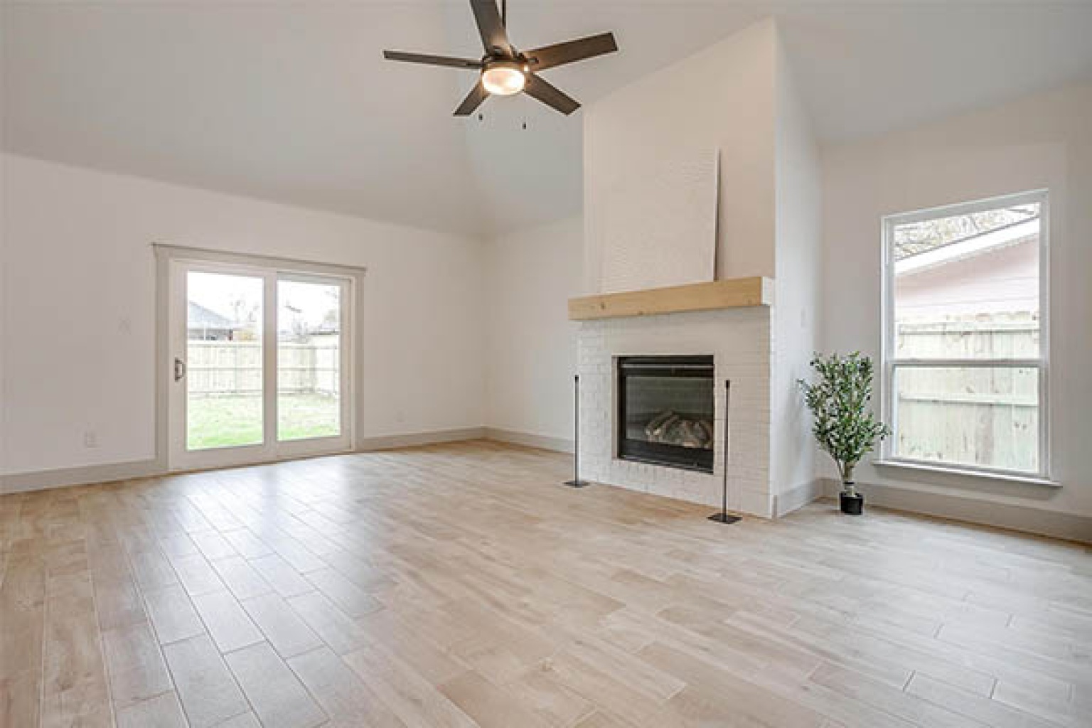 5805 Trigg Drive, Westworth Village, Texas 76114, 4 Bedrooms Bedrooms, ,3 BathroomsBathrooms,Home,For Sale,Trigg Drive,1009