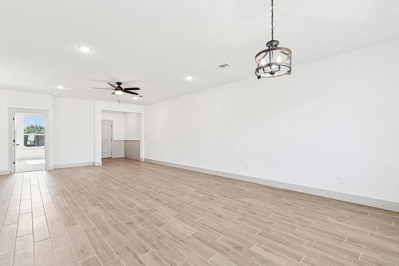 5012 Elizabeth St, Granbury, Texas 76048, 4 Bedrooms Bedrooms, ,2 BathroomsBathrooms,Home,For Sale,Elizabeth St,1015 5012 Elizabeth St, Granbury, Texas 76048, 4 Bedrooms Bedrooms, ,2 BathroomsBathrooms,Home,For Sale,Elizabeth St,1015
