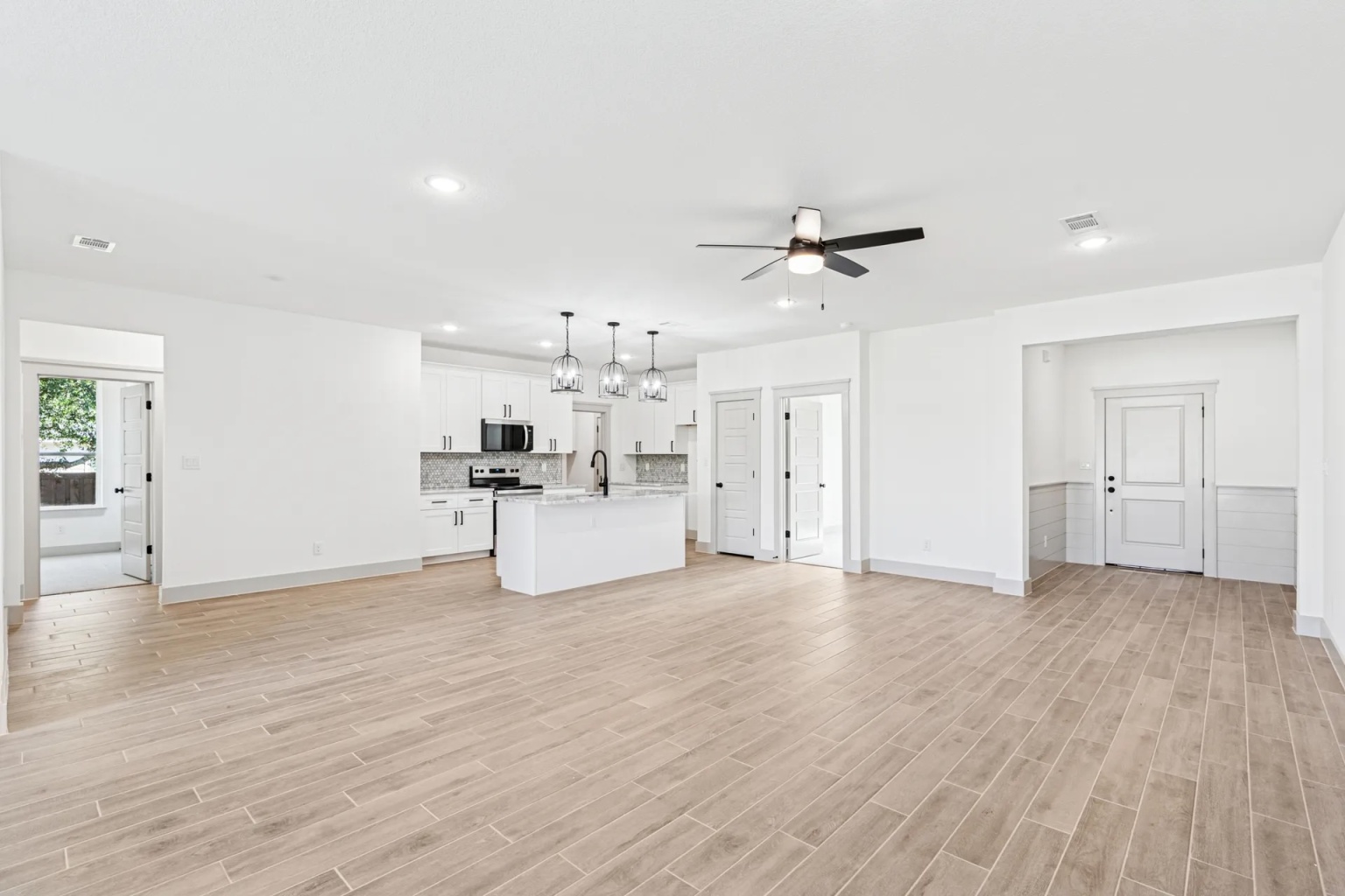 5012 Elizabeth St, Granbury, Texas 76048, 4 Bedrooms Bedrooms, ,2 BathroomsBathrooms,Home,For Sale,Elizabeth St,1015 5012 Elizabeth St, Granbury, Texas 76048, 4 Bedrooms Bedrooms, ,2 BathroomsBathrooms,Home,For Sale,Elizabeth St,1015