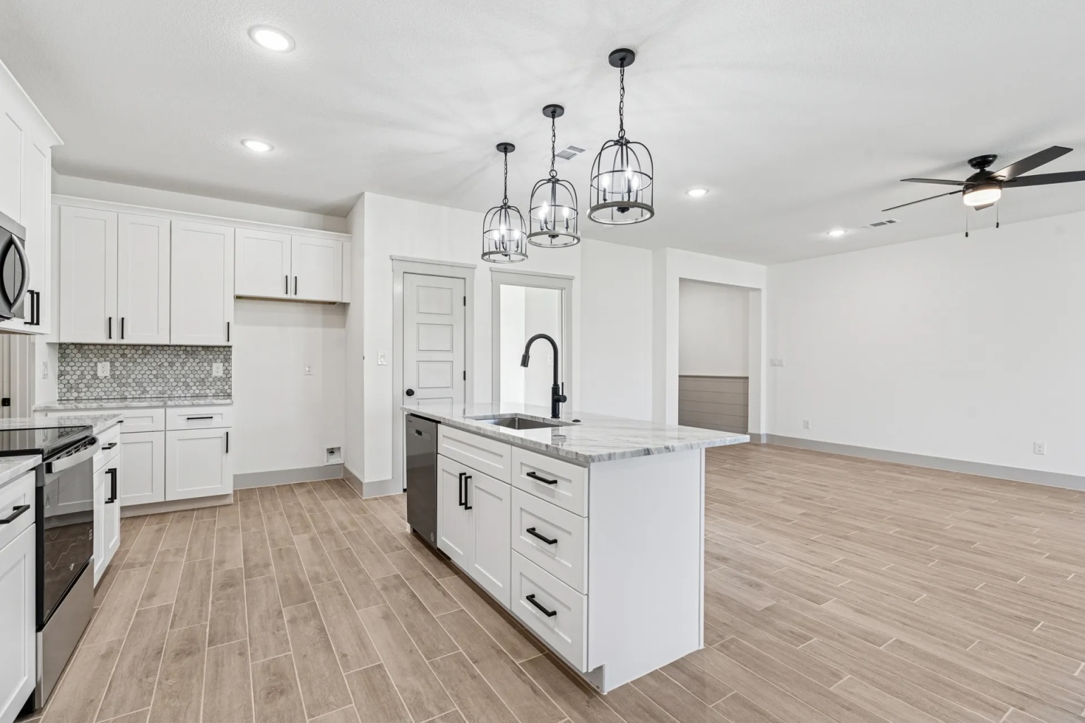 5012 Elizabeth St, Granbury, Texas 76048, 4 Bedrooms Bedrooms, ,2 BathroomsBathrooms,Home,For Sale,Elizabeth St,1015 5012 Elizabeth St, Granbury, Texas 76048, 4 Bedrooms Bedrooms, ,2 BathroomsBathrooms,Home,For Sale,Elizabeth St,1015
