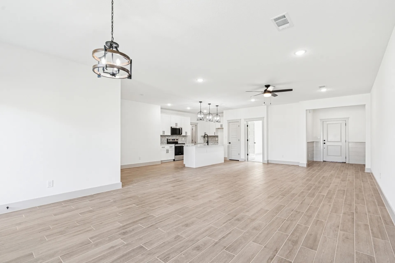5012 Elizabeth St, Granbury, Texas 76048, 4 Bedrooms Bedrooms, ,2 BathroomsBathrooms,Home,For Sale,Elizabeth St,1015 5012 Elizabeth St, Granbury, Texas 76048, 4 Bedrooms Bedrooms, ,2 BathroomsBathrooms,Home,For Sale,Elizabeth St,1015
