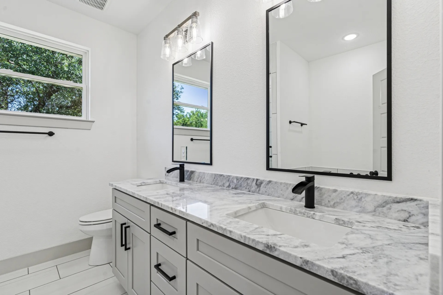 5012 Elizabeth St, Granbury, Texas 76048, 4 Bedrooms Bedrooms, ,2 BathroomsBathrooms,Home,For Sale,Elizabeth St,1015 5012 Elizabeth St, Granbury, Texas 76048, 4 Bedrooms Bedrooms, ,2 BathroomsBathrooms,Home,For Sale,Elizabeth St,1015