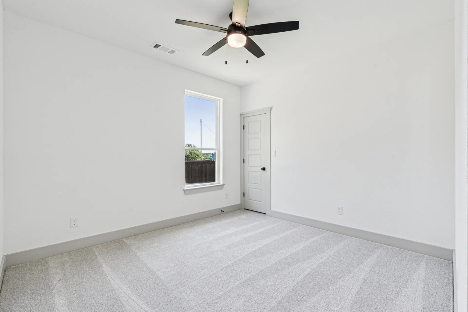 5012 Elizabeth St, Granbury, Texas 76048, 4 Bedrooms Bedrooms, ,2 BathroomsBathrooms,Home,For Sale,Elizabeth St,1015 5012 Elizabeth St, Granbury, Texas 76048, 4 Bedrooms Bedrooms, ,2 BathroomsBathrooms,Home,For Sale,Elizabeth St,1015